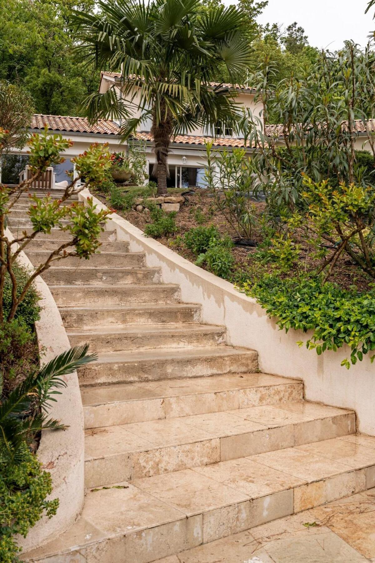 La Villa Moursoise 4 Etoiles Exterior foto
